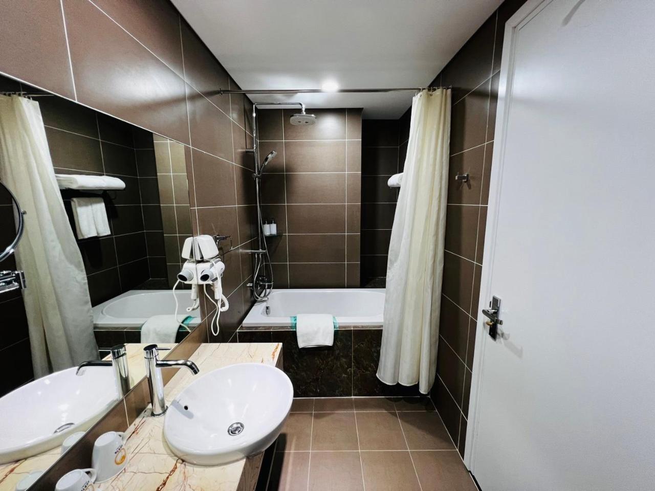 Nesta Grand Hao Nam Apartment Hanoi Luaran gambar
